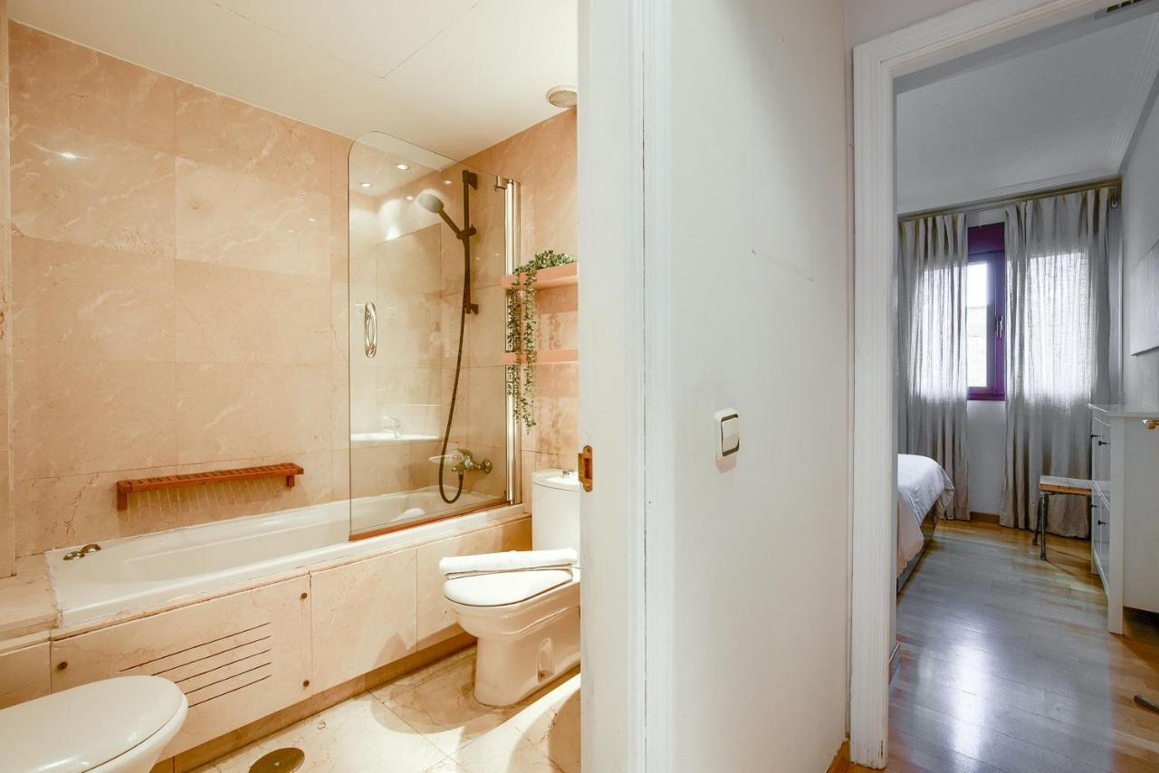 Apartamento En Chamberi Con Piscina - Lovely Apartment In The City Center With Swimming Pool Madrid Bagian luar foto