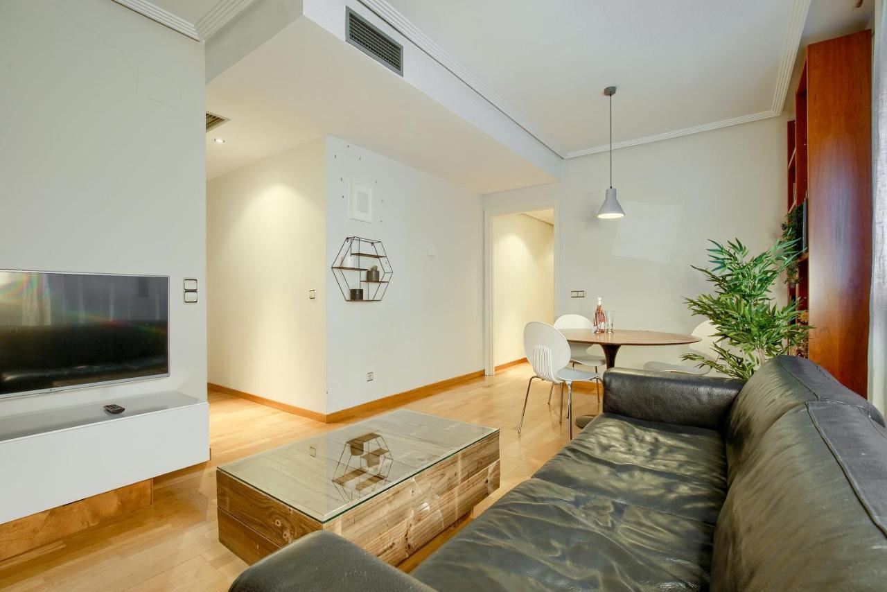 Apartamento En Chamberi Con Piscina - Lovely Apartment In The City Center With Swimming Pool Madrid Bagian luar foto