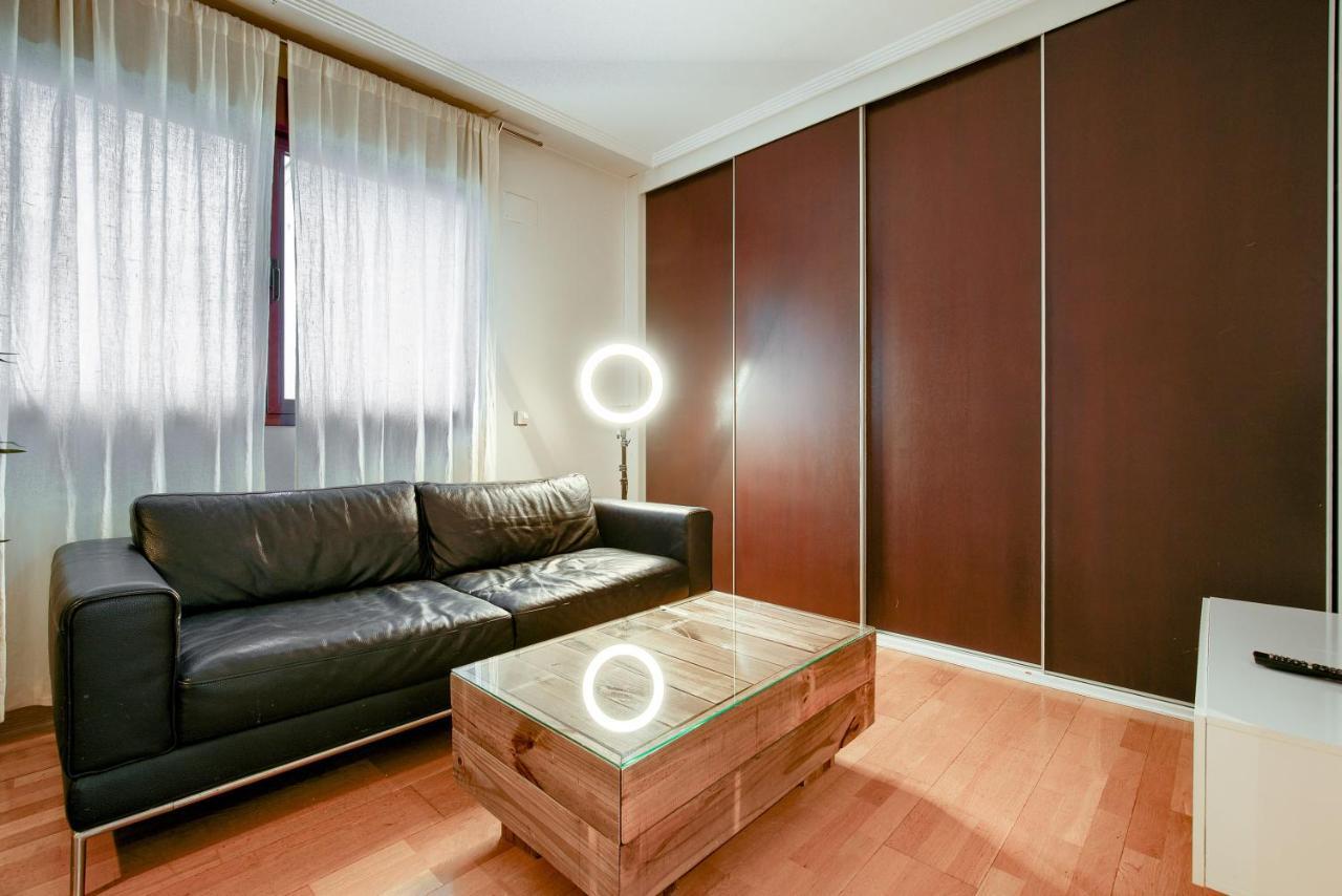 Apartamento En Chamberi Con Piscina - Lovely Apartment In The City Center With Swimming Pool Madrid Bagian luar foto