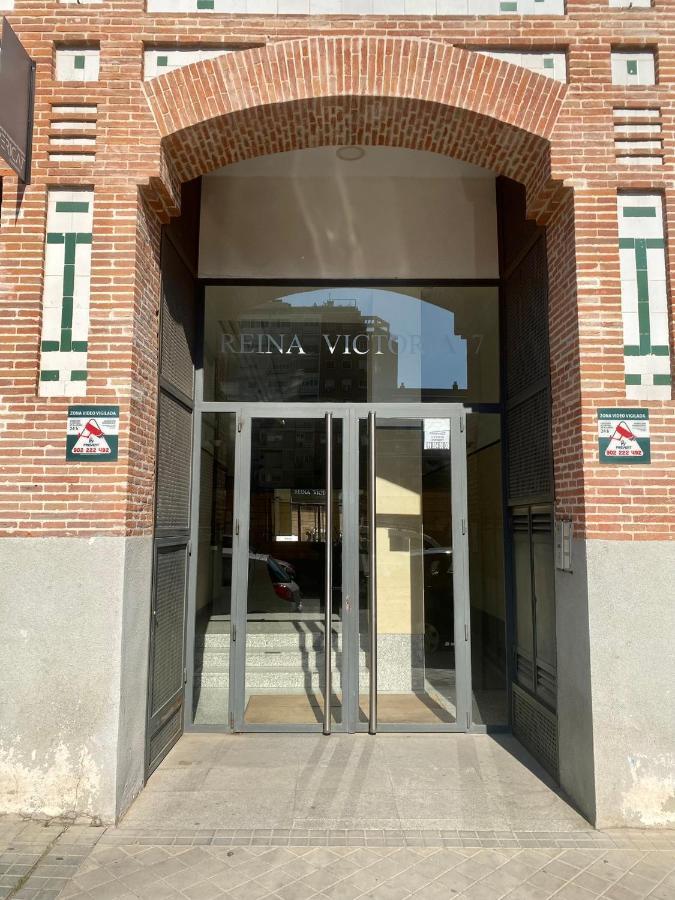 Apartamento En Chamberi Con Piscina - Lovely Apartment In The City Center With Swimming Pool Madrid Bagian luar foto